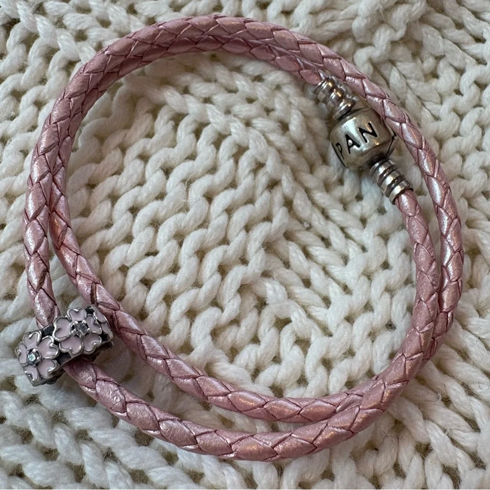 Pandora Pink Leather Double Wrap Bracelet with Pink Daisy Charm w Rhinestones - Picture 2 of 5